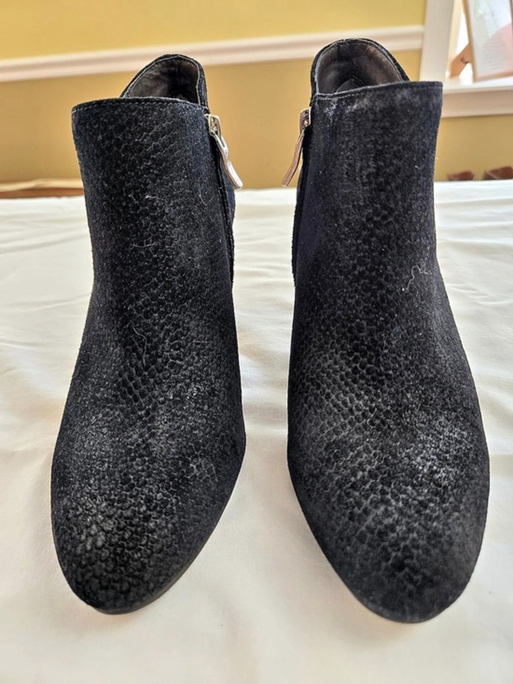 BCBGMAXAZRIA BCBG Generation Black Suede Heeled Ankle Boots
